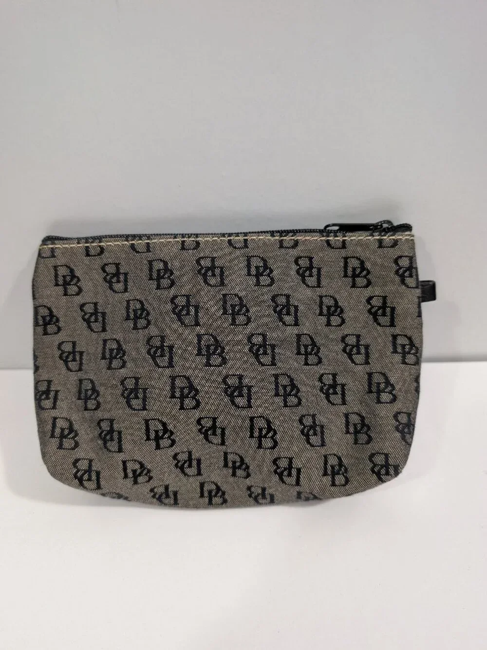 Vintage Dooney & Bourke Signature DB Monogram Canvas Coin Purse Grey Black Zip